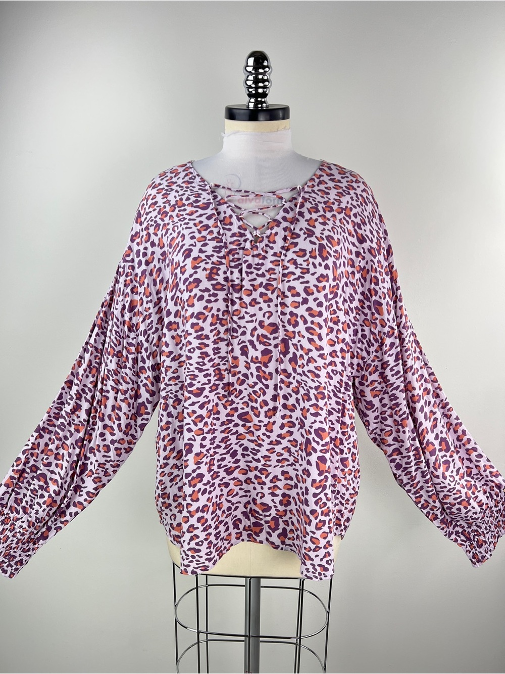💚 3578. Lace-Up Lavender Leopard Print Long Sleeve Blouse